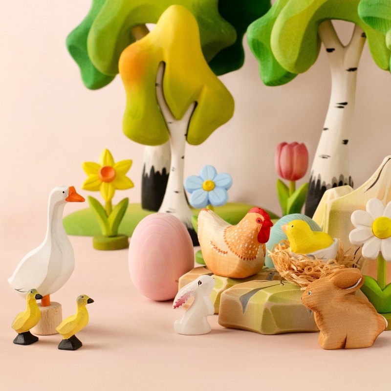 Bumbu Toys | Celebration Ring Ornament | Hen