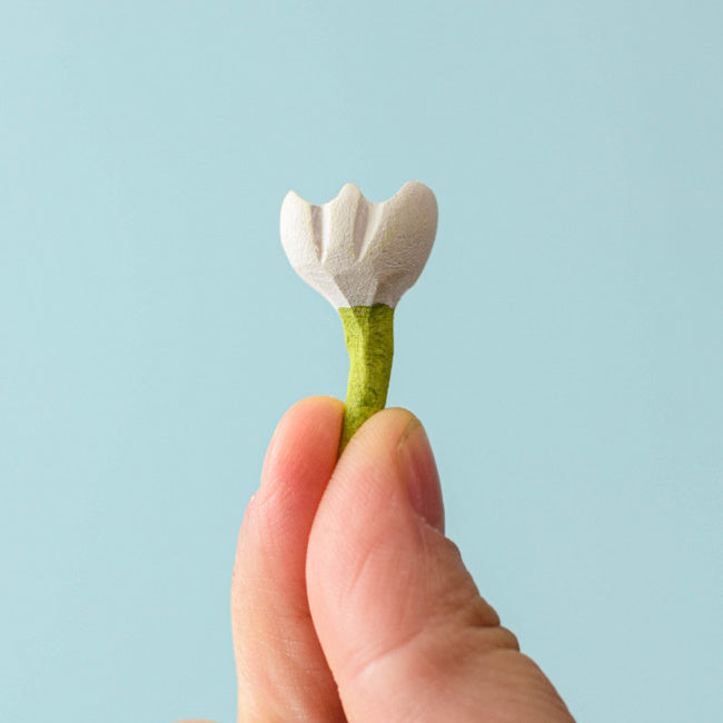 Bumbu Toys | Small Flower White at Milk Tooth