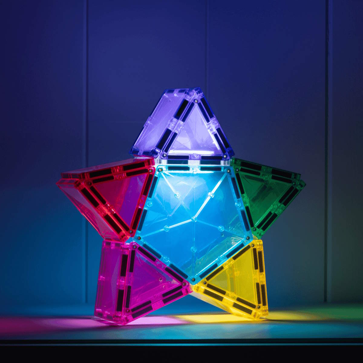 Connetix Tiles light up Star against a dark background