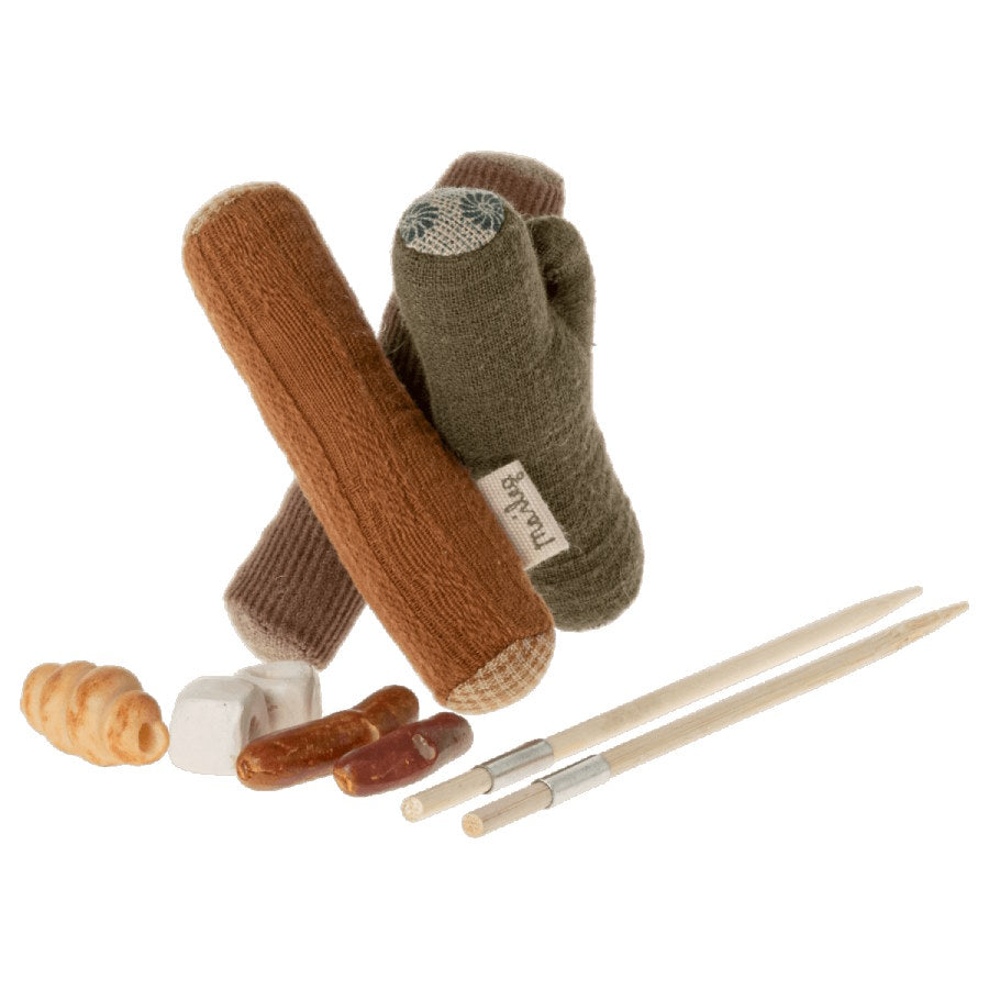 Maileg | Bonfire Set for Hiker Mouse at Milk Tooth