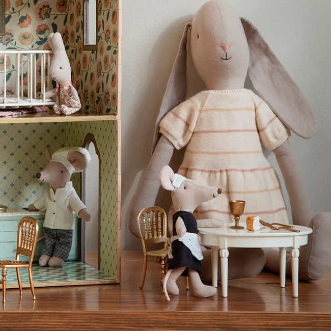Maileg | Chair Mouse Gold at Milk Tooth