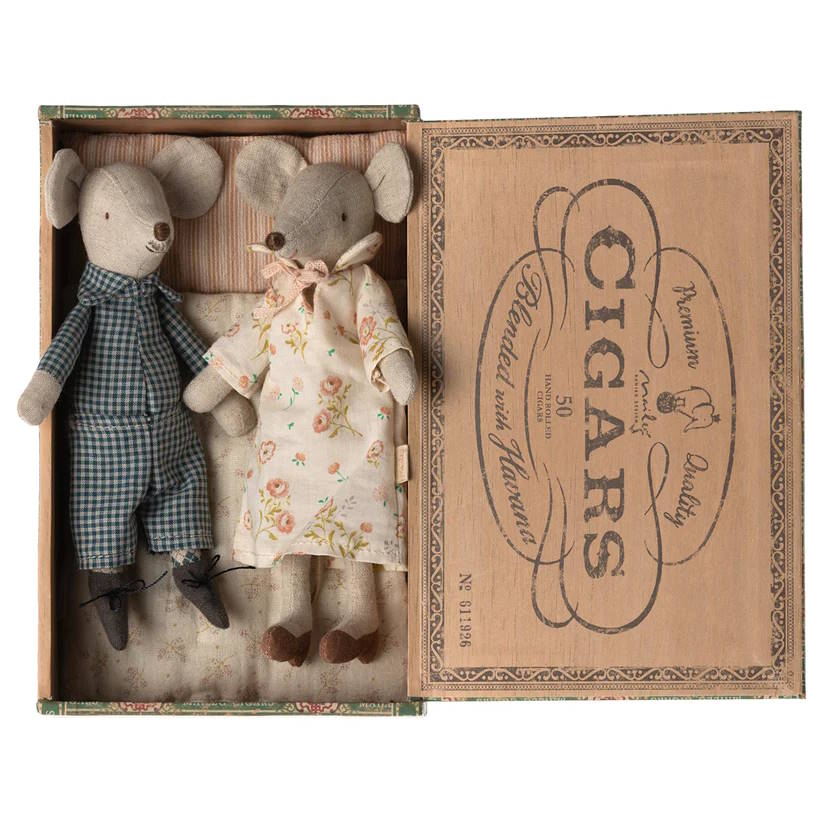 Maileg | Grandma & Grandpa in Box at Milk Tooth