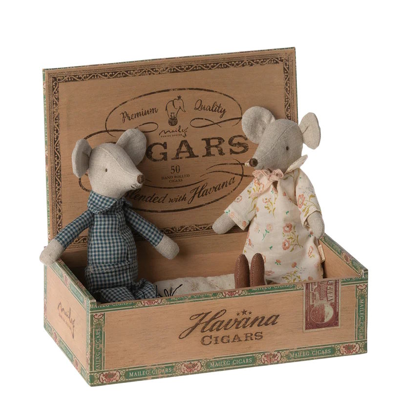 Maileg | Grandma & Grandpa in Box at Milk Tooth