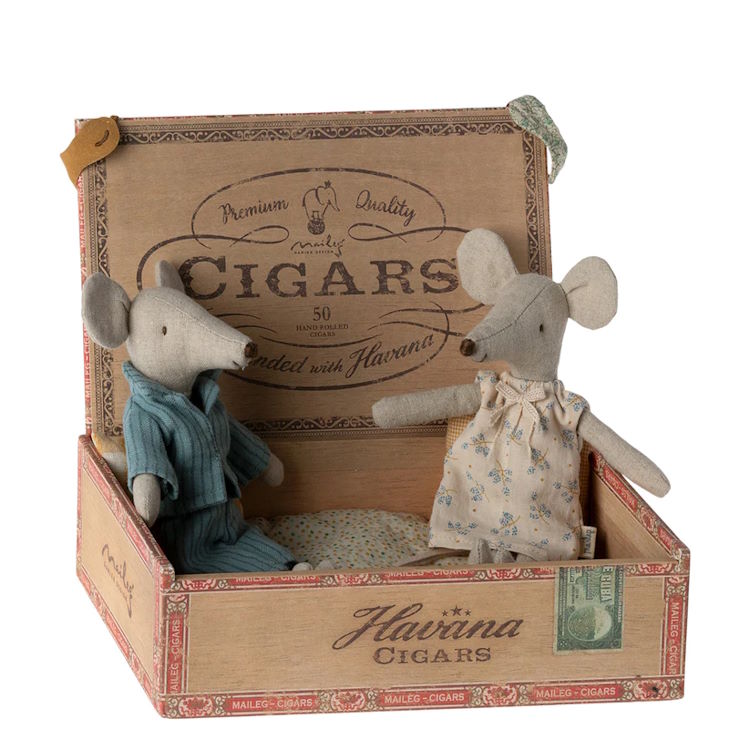 Maileg | Mum & Dad Mice in Cigarbox at Milk Tooth