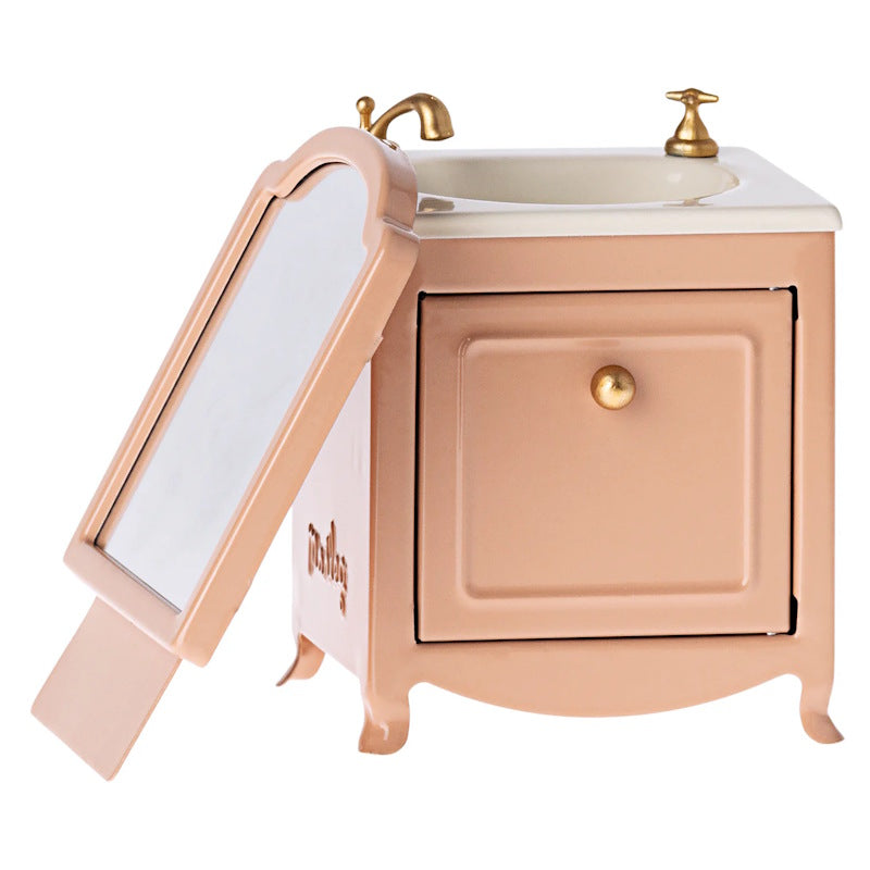 Maileg | Sink Dresser Mouse Dark Powder RETIRED