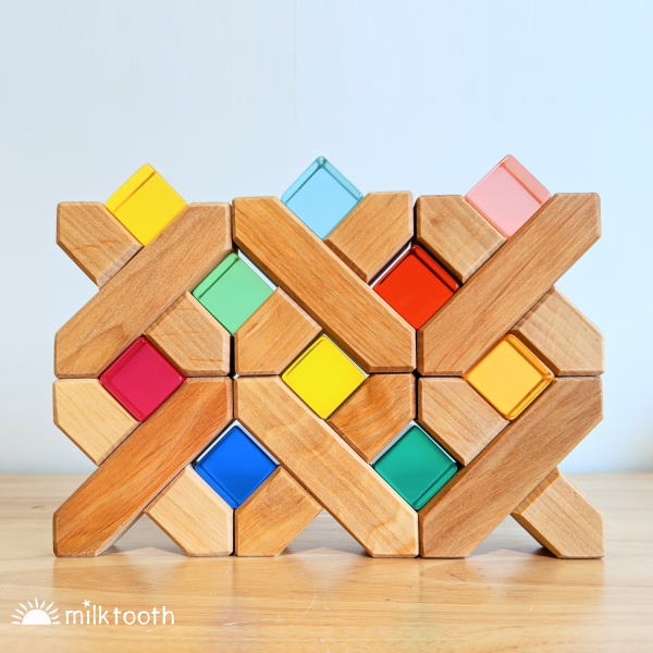 Bauspiel X-Shapes Wooden Blocks & Lucite Cubes