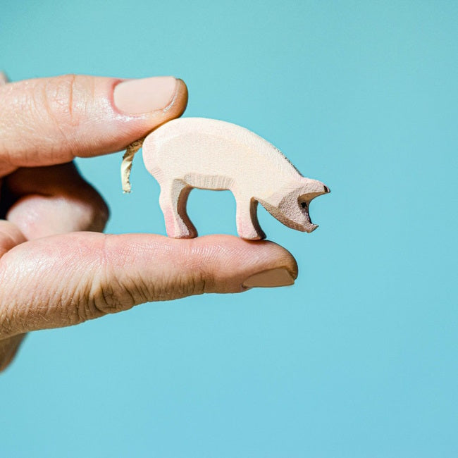 Bumbu Toys | Piglet Eating at Milk Tooth