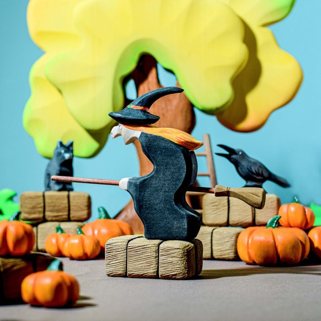 Bumbu Toys | Witch at Milk Tooth