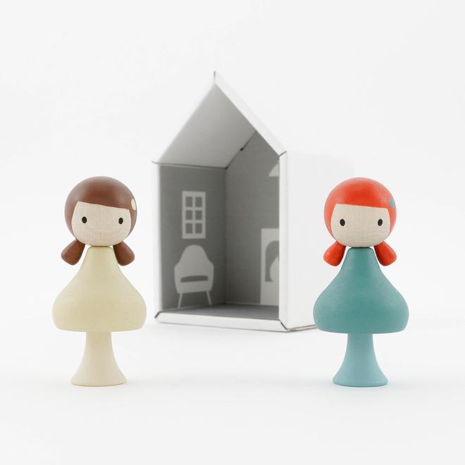CLiCQUES | Magnetic Wooden Toys | Zoe & Stella brunette & ginger girls with house