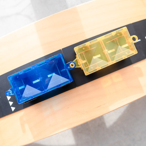 Connetix Tiles | 2 Piece Car Pack for magnetic tiles on Waytoplay roads