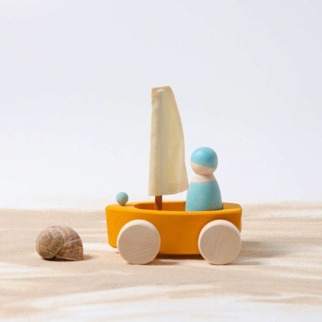 Grimm's | Land Yachts | Set of 4 Small with 4 Sailors