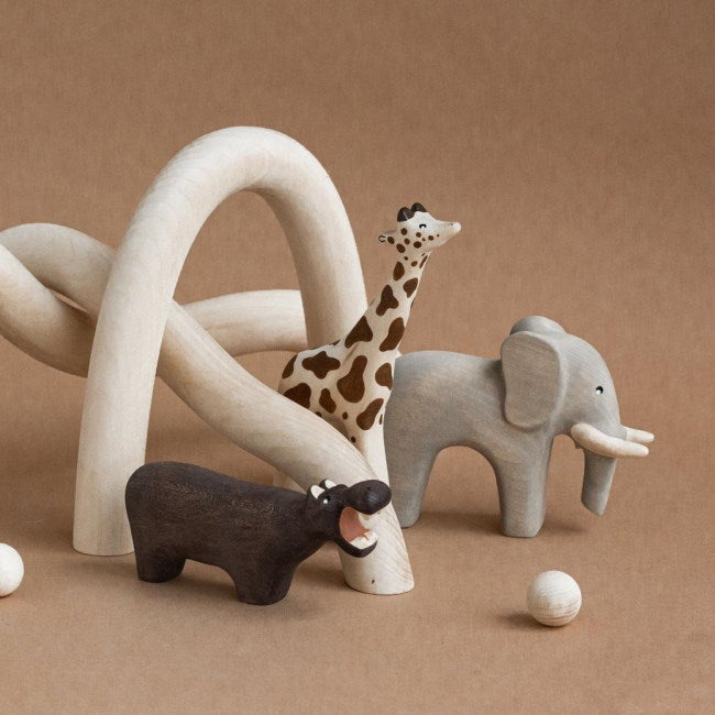 Iz Vetvey | Wooden Safari African Animal Toys at Milk Tooth