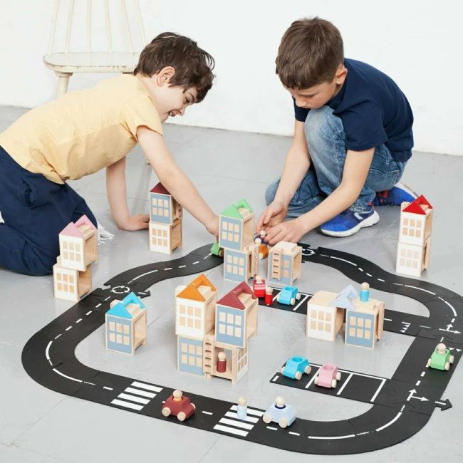 Lubulona | Car in Navy Blue with Grey Figure used with Town and Waytoplay Roads