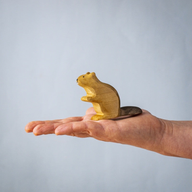 Bumbu Toys | Beaver Sitting