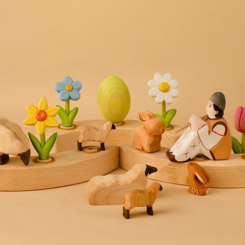 Bumbu Toys | Celebration Ring Ornament | Daisy