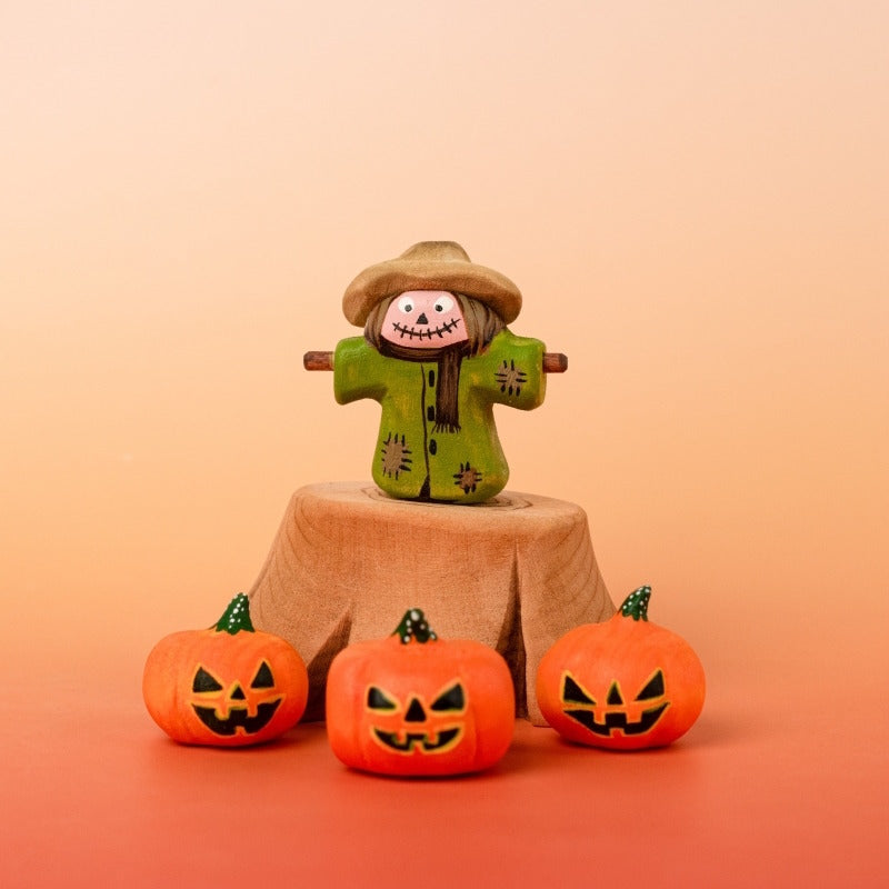 Bumbu Toys | Celebration Ring Ornament | Scarecrow