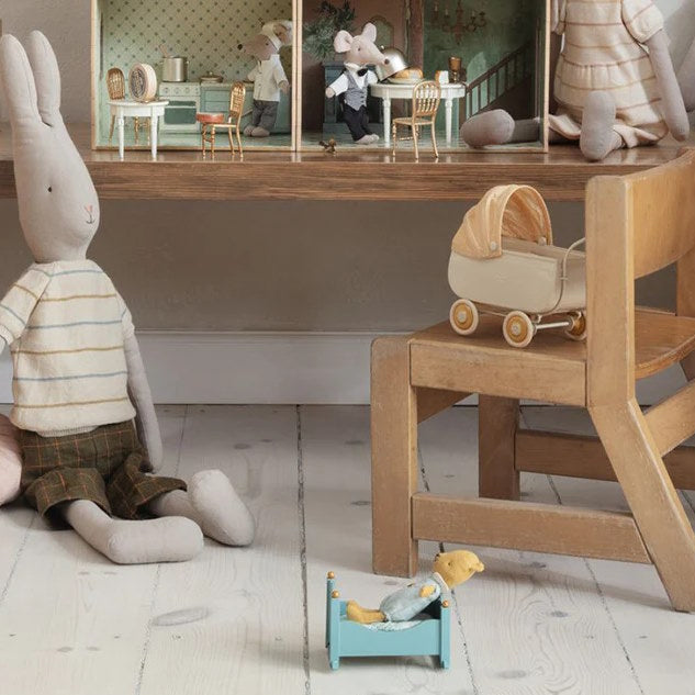 Maileg | Cradle Baby Mouse Blue at Milk Tooth