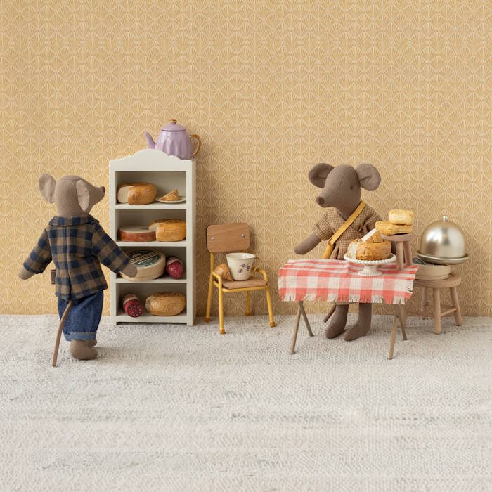 Maileg | Mum Mouse Light Brown with Cheese Bag