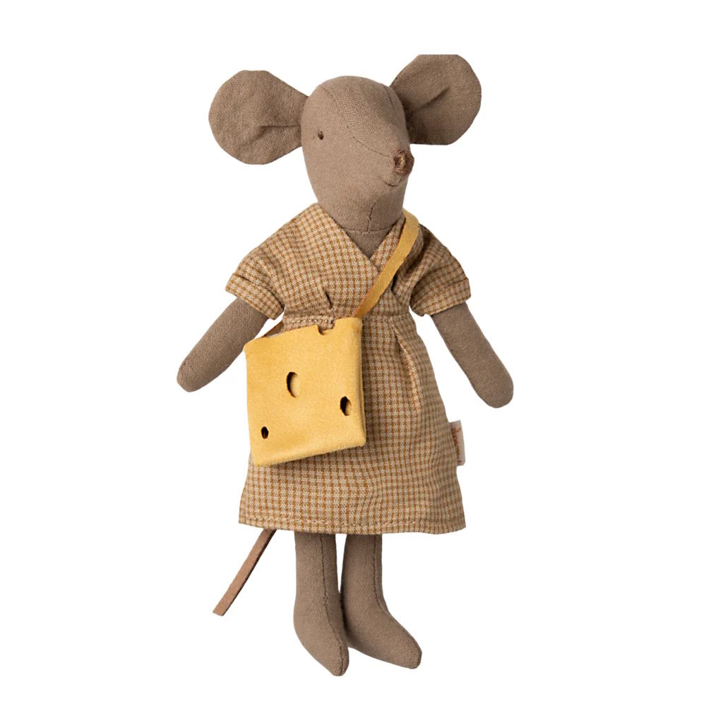 Maileg | Mum Mouse Light Brown with Cheese Bag