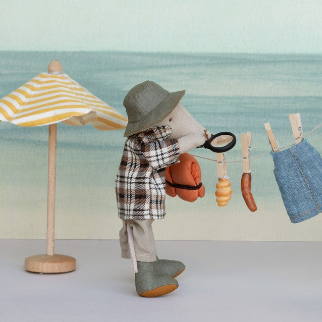 Maileg | Wildlife Guide Mouse at Milk Tooth