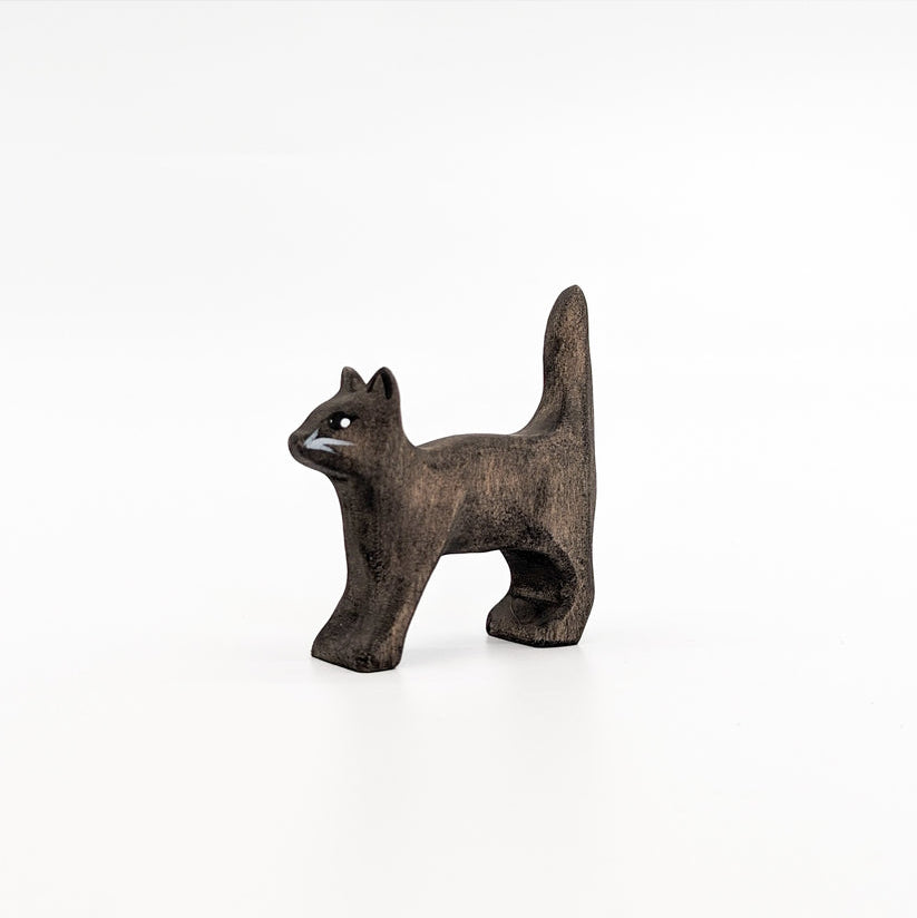 NOM Handcrafted | Cat Standing at Milk Tooth