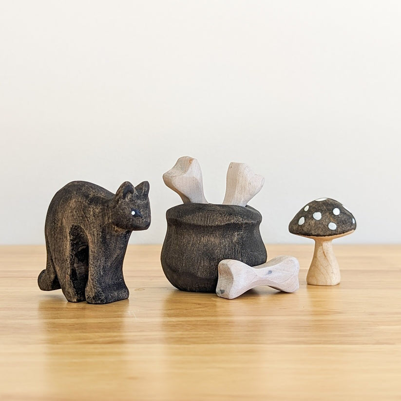 NOM Handcrafted | Cat Arching at Milk Tooth