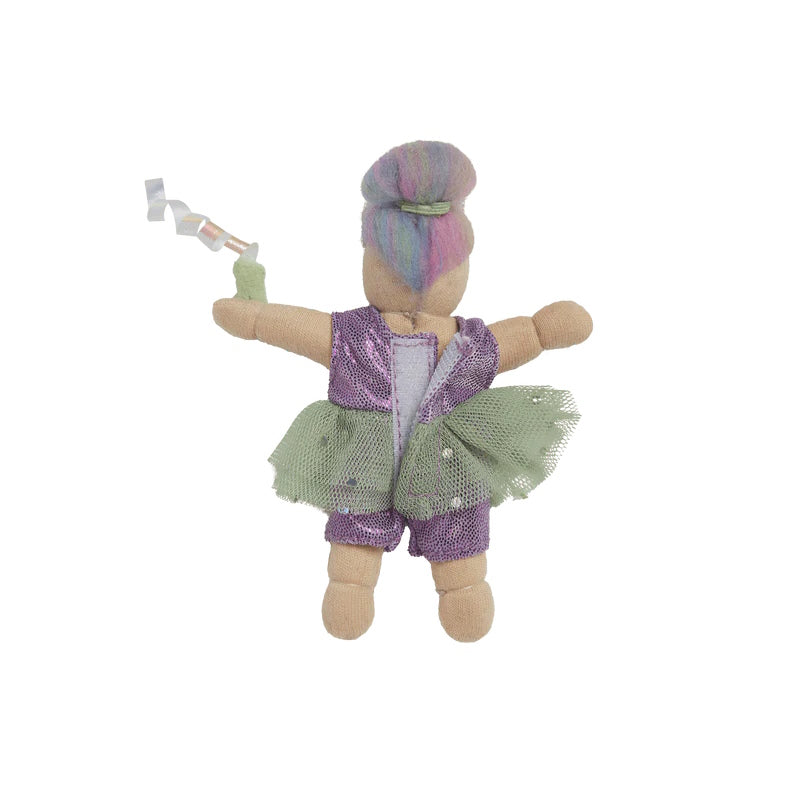 Olli Ella | Holdie Circus Folk Adara the Acrobat at Milk Tooth Australia