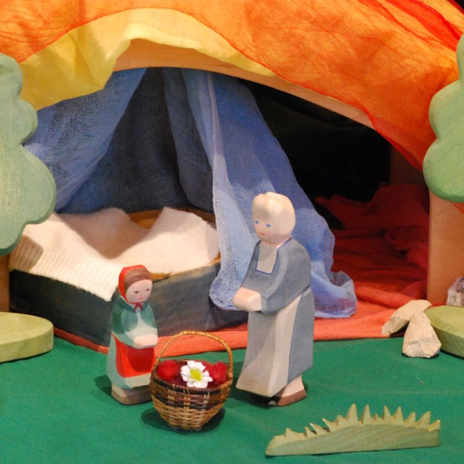 Ostheimer | People | Red Riding Hood at Milk Tooth