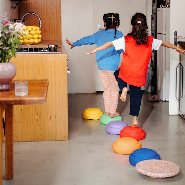 Stapelstein | Rainbow Classic 6 + FREE SUPER CONFETTI BOARD at Milk Tooth