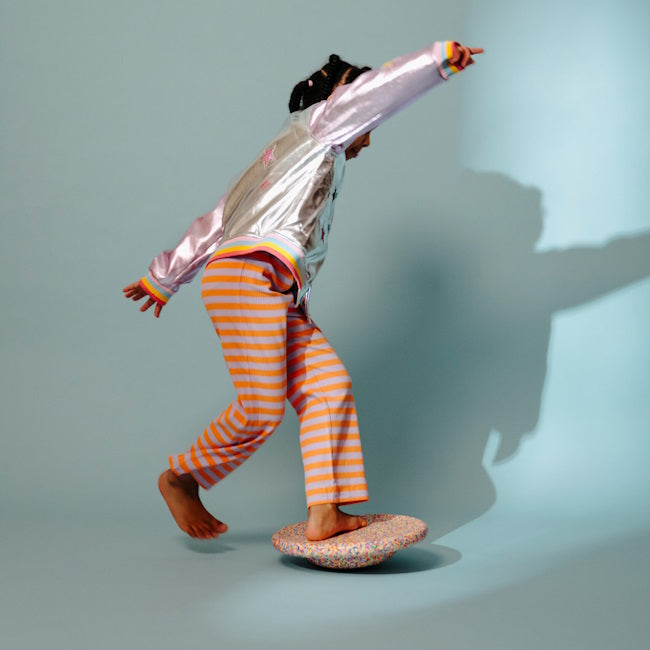 Stapelstein | Rainbow Classic 6 + FREE SUPER CONFETTI BOARD at Milk Tooth