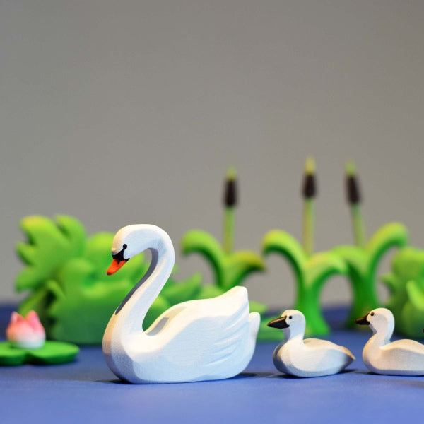 Bumbu Toys | Cattail Plant at Milk Tooth