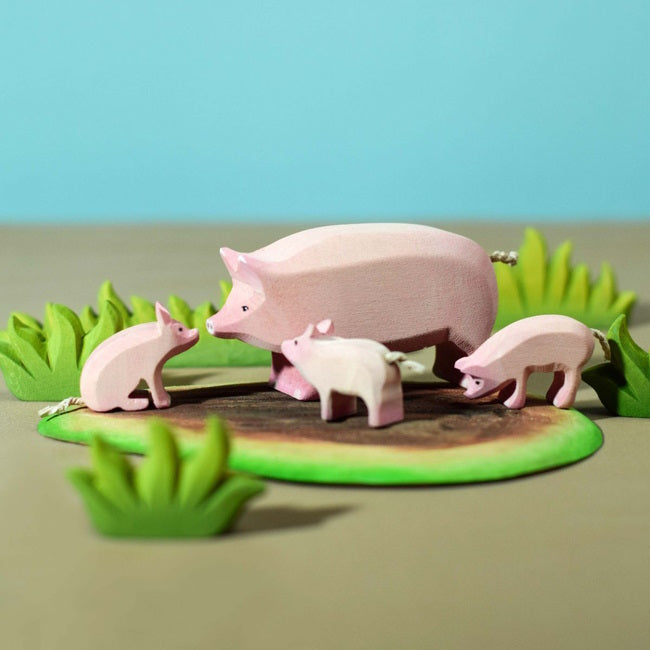 Bumbu Toys | Piglet Sitting at Milk Tooth