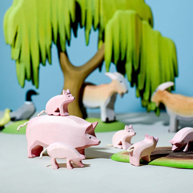 Bumbu Toys | Piglet Standing at Milk Tooth