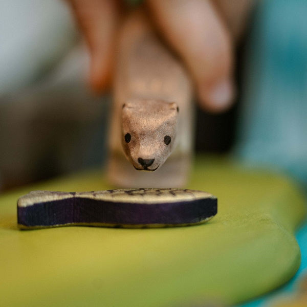 Bumbu Toys | Otter Standing at Milk Tooth