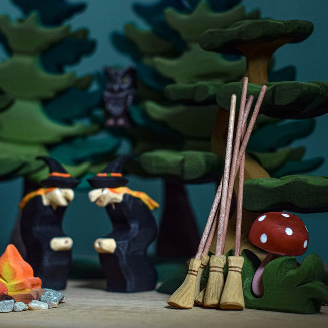 Bumbu Toys | Witch at Milk Tooth