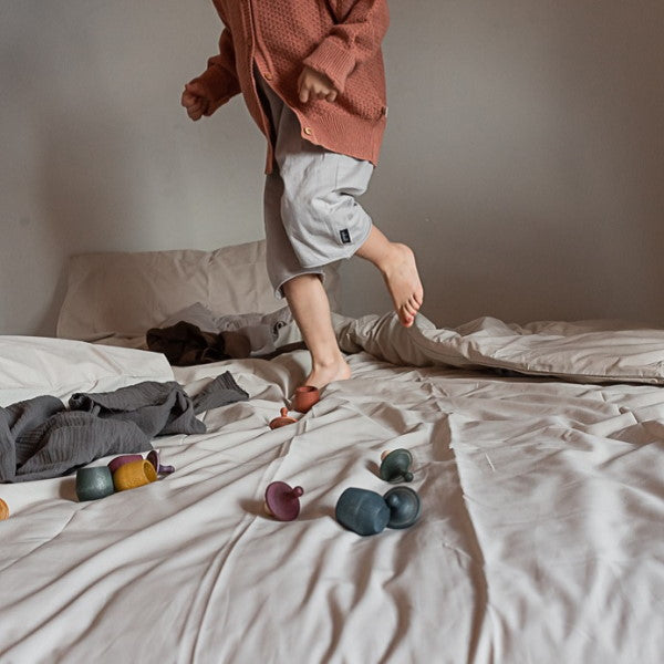 Grapat | Little Things with boy playing