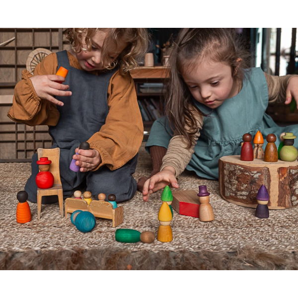 Children playing with Joguines Grapat Together