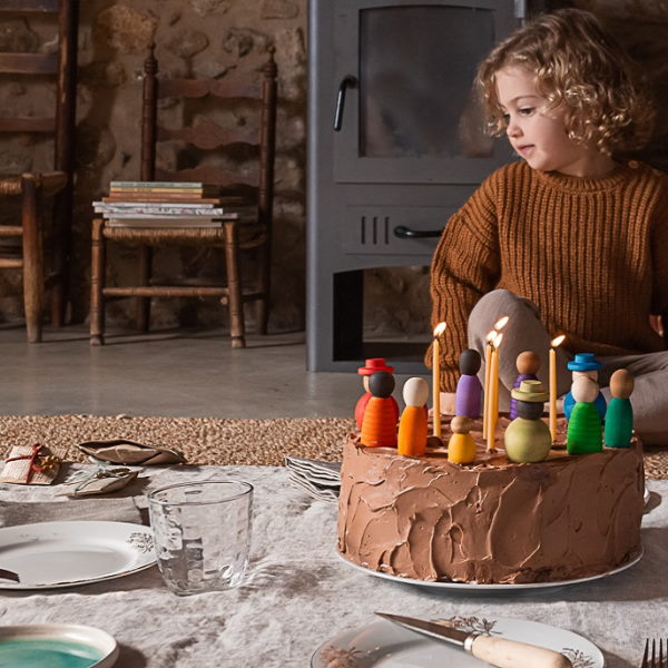 Birthday cake decorated with Grapat Together set 