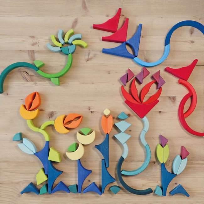 Grimm&#39;s | Arcs in Squares Building Set at Milk Tooth