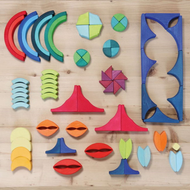 Grimm&#39;s | Arcs in Squares Building Set at Milk Tooth