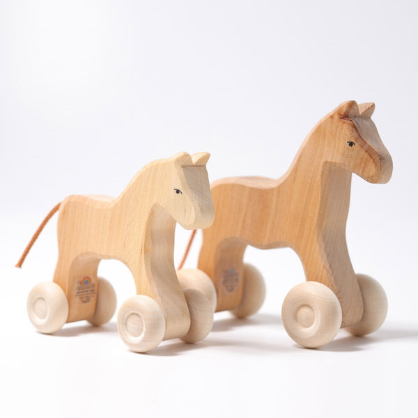 Wooden horse on wheels outlet