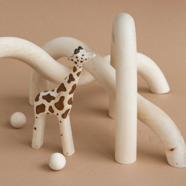 Iz Vetvey | Wooden Giraffe Toy at Milk Tooth