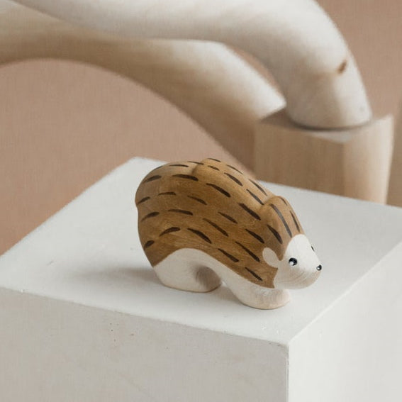 Iz Vetvey | Wooden Hedgehog Toy at Milk Tooth