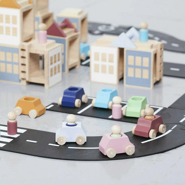 Lubulona | Car in Pink with Mint Green Figure on Waytoplay roads