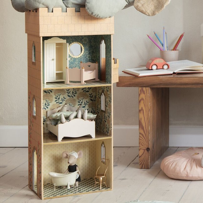 Maileg | Miniature Closet Mouse White at Milk Tooth