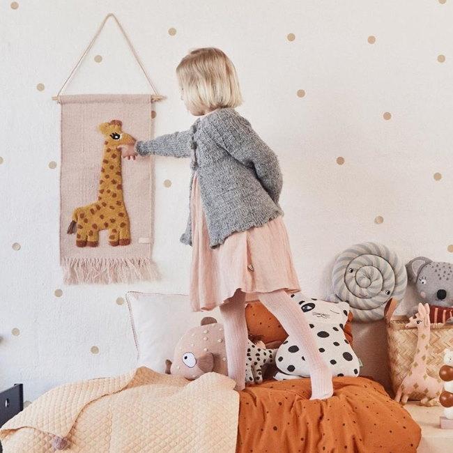OYOY | Giraffe Wallhanger | Wall Hanging | Wall Rug | Rose