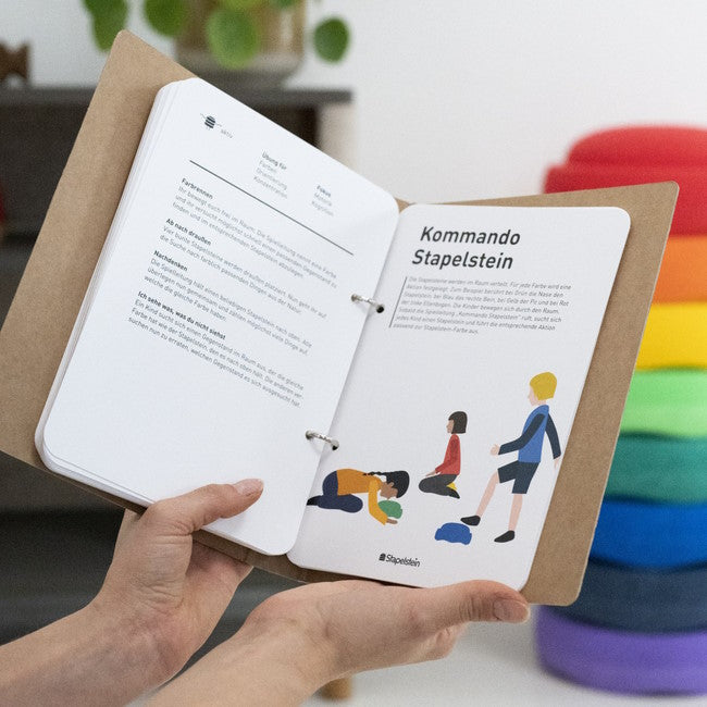 Stapelstein | Play Cards English at Milk Tooth