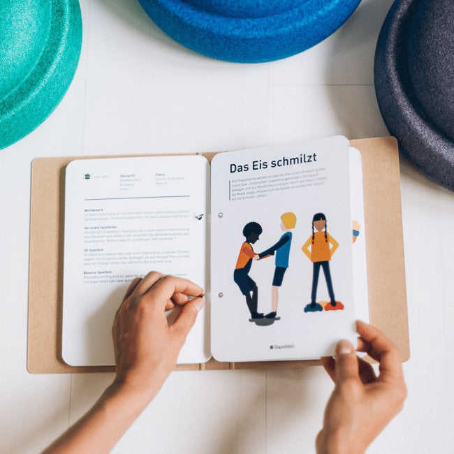 Stapelstein | Play Cards English at Milk Tooth