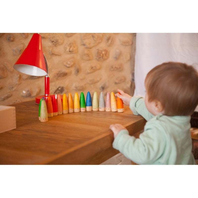 Grapat | 18 Palos | Wooden sticks cone shaped people