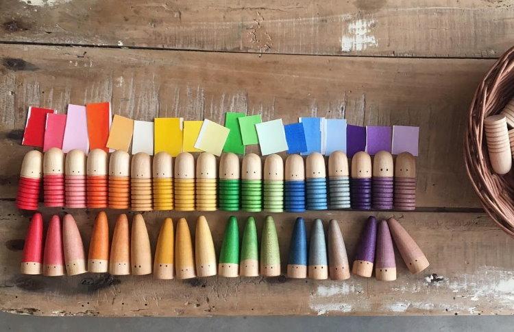 Grapat | 18 Brots | Wooden Toys | shown with Palos